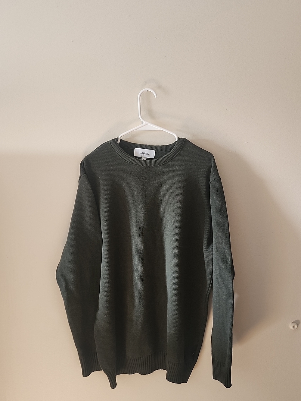 Anian Men's Crewneck Sweater in Dark Green